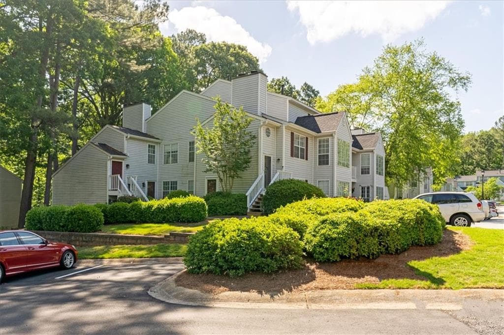 513 Glenleaf Drive, Peachtree Corners, GA 30092 — most recent listing photo