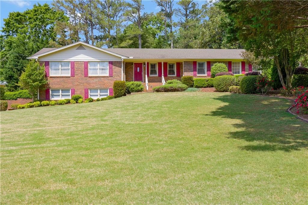 3 bedroom, 2 bathroom, 2,170 sq ft single family residence sold at 5010 Strickland Road, Gainesville, GA 30507