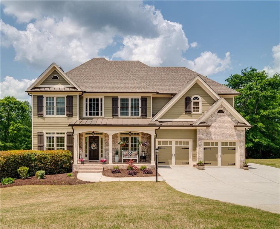 4 bedroom, 4 bathroom, 2,928 sq ft single family residence sold at 811 Oakridge Terrace, Loganville, GA 30052