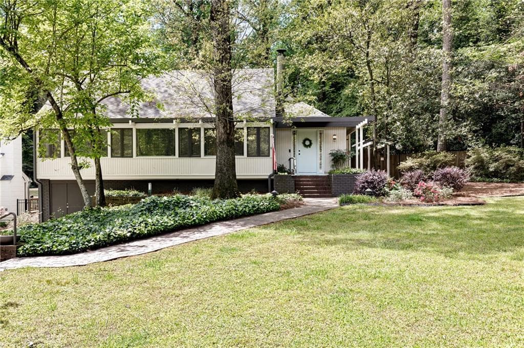 3 bedroom, 3 bathroom, 2,876 sq ft single family residence sold at 2466 Ridgewood Road, Atlanta, GA 30318