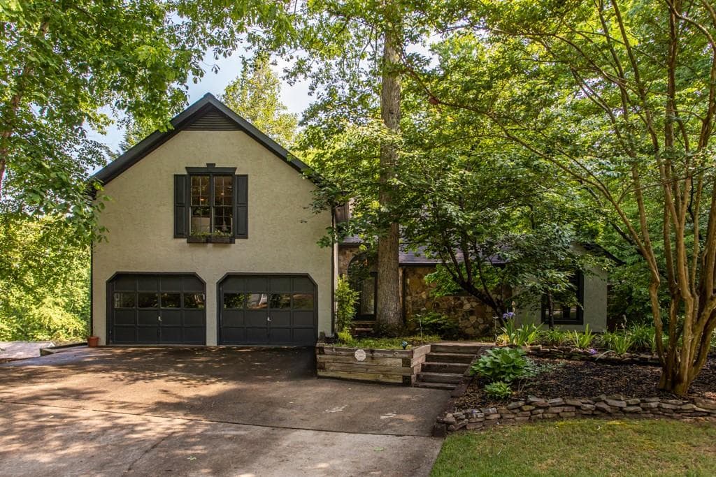 2060 Old Forge Way, Marietta, GA 30068 — most recent listing photo