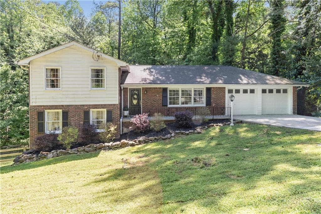 4 bedroom, 2 bathroom, 2,143 sq ft single family residence sold at 257 Valley Ridge Drive, Roswell, GA 30075