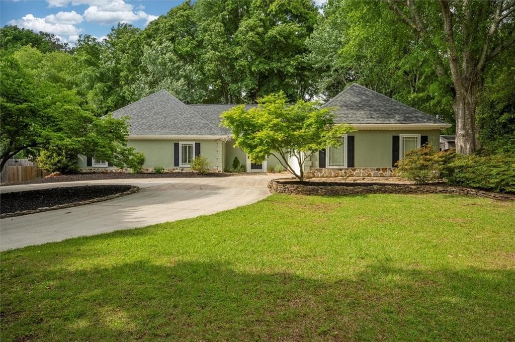 3 bedroom, 3 bathroom, 2,324 sq ft single family residence sold at 4016 Dover Avenue, Alpharetta, GA 30009