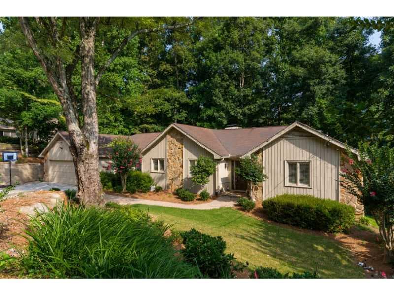 1560 Summerset Drive, Dunwoody, GA 30338 — most recent listing photo