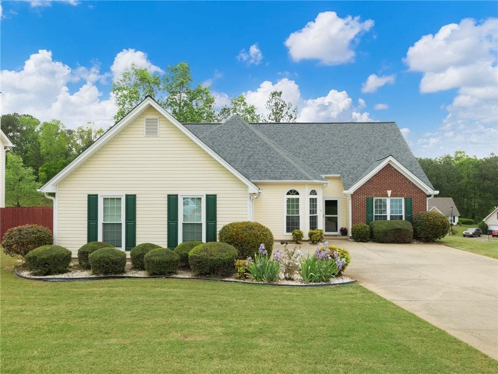 1015 Spring Ives Drive, Lawrenceville, GA 30043 — most recent listing photo