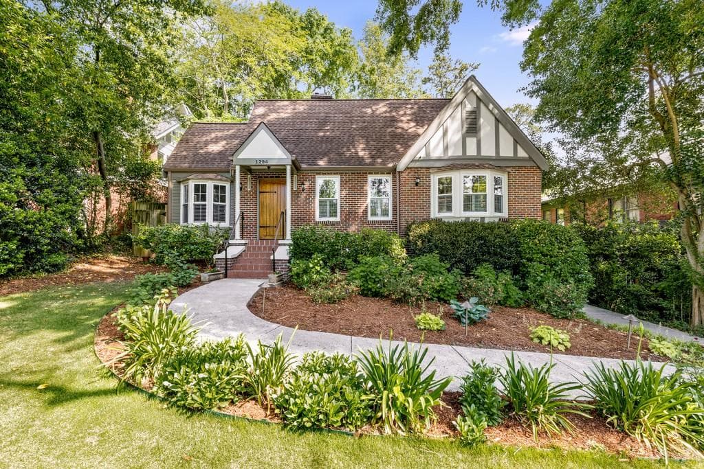 3 bedroom, 2 bathroom, 1,929 sq ft single family residence sold at 1294 Oxford Road, Atlanta, GA 30306