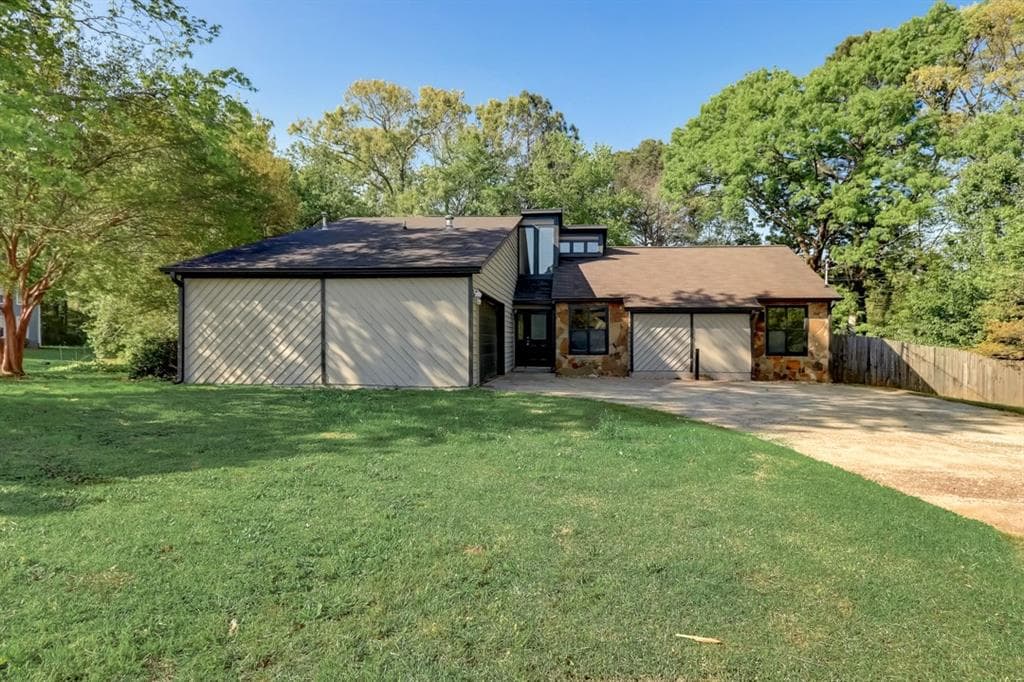 340 Leigh Kay Drive, Lawrenceville, GA 30046 — most recent listing photo