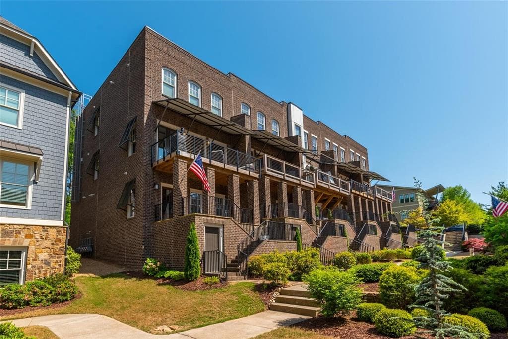 3 bedroom, 4 bathroom, 2,286 sq ft townhouse sold at 204 Easy Pines Way 44, Marietta, GA 30060