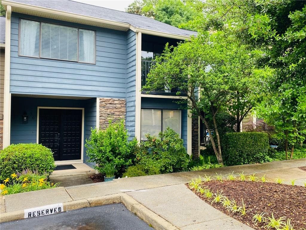 3 bedroom, 4 bathroom, 1,827 sq ft townhouse sold at 70 Goldrush Circle, Atlanta, GA 30328
