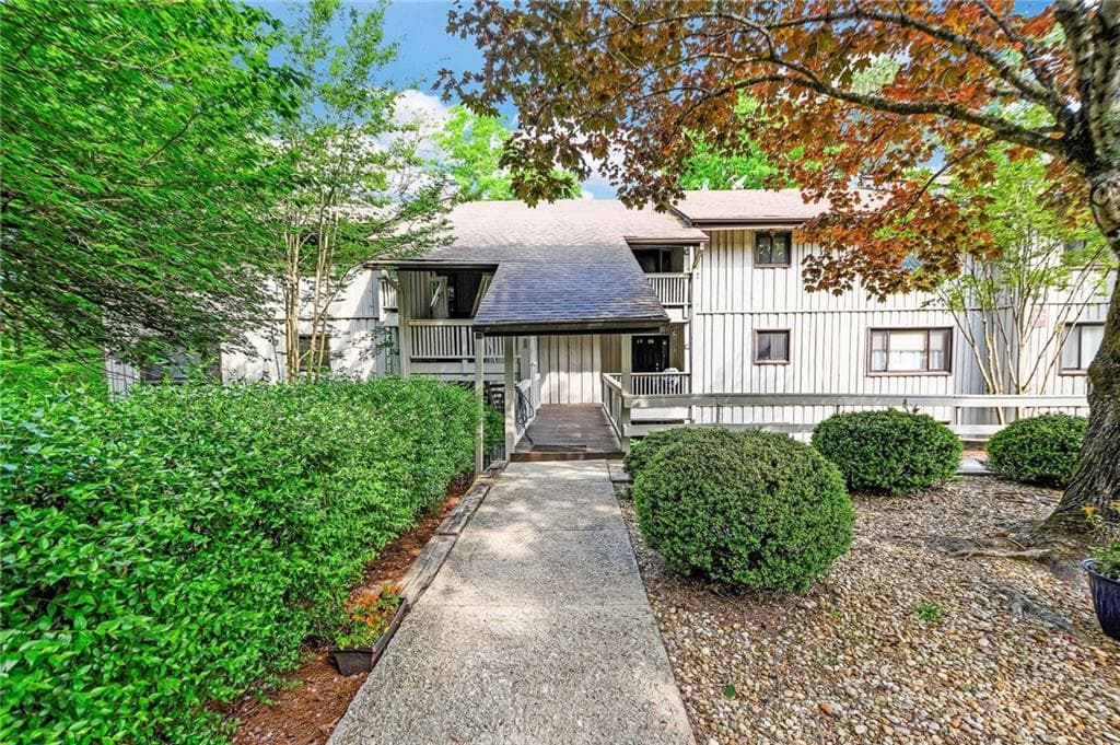 227 Shakespeare Drive 306, Clayton, GA 30525 — most recent listing photo