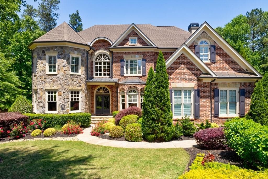 6 bedroom, 7 bathroom, 7,490 sq ft single family residence sold at 1371 Wynbrook Trace, Mableton, GA 30126