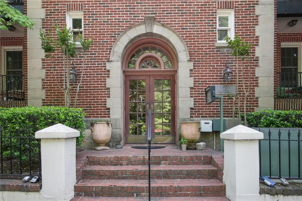 1 bedroom, 1 bathroom, 479 sq ft condominium sold at 741 Frederica Street 21, Atlanta, GA 30306