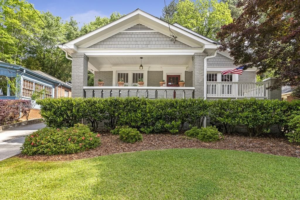 2 bedroom, 2 bathroom, 2,105 sq ft single family residence sold at 158 Peachtree Hills Avenue, Atlanta, GA 30305