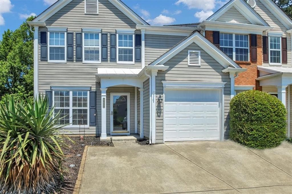 3 bedroom, 3 bathroom, 1,642 sq ft townhouse sold at 13300 Morris Road 165, Alpharetta, GA 30004