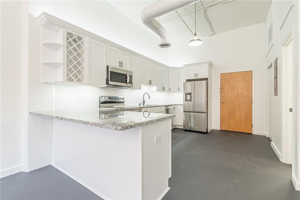 1 bedroom, 1 bathroom, 730 sq ft condominium sold at 172 HAYNES Street 202, Atlanta, GA 30313