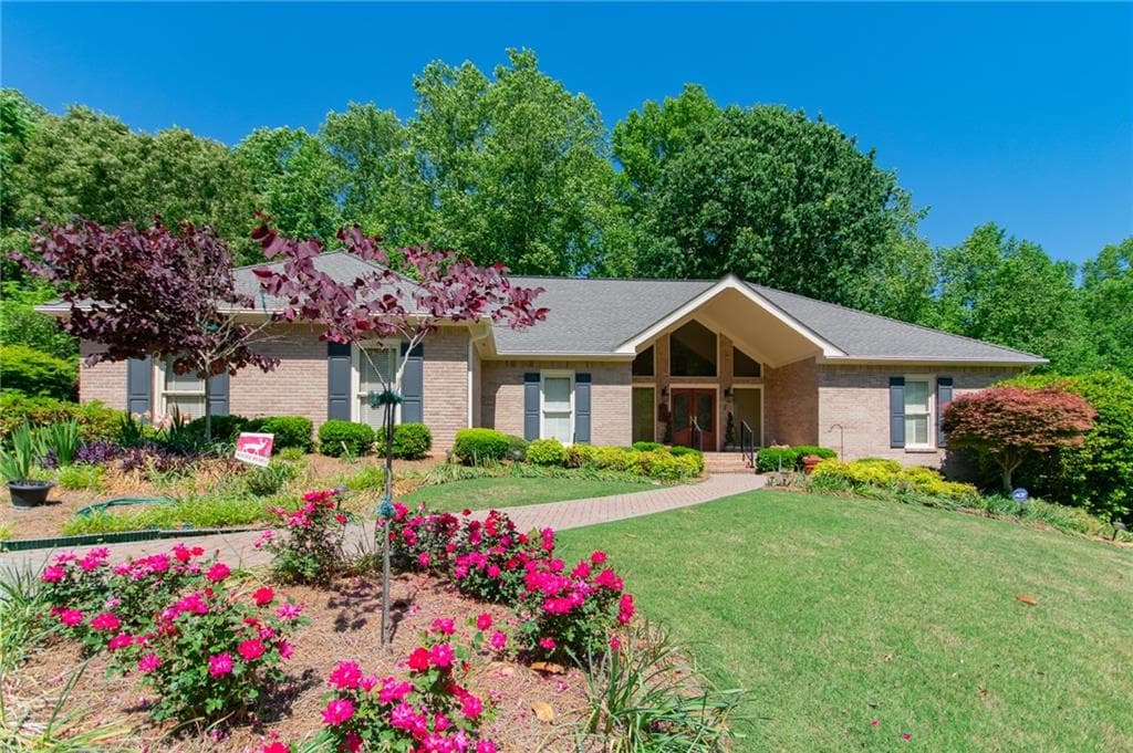 430 Creekshire Drive, Roswell, GA 30075 — most recent listing photo