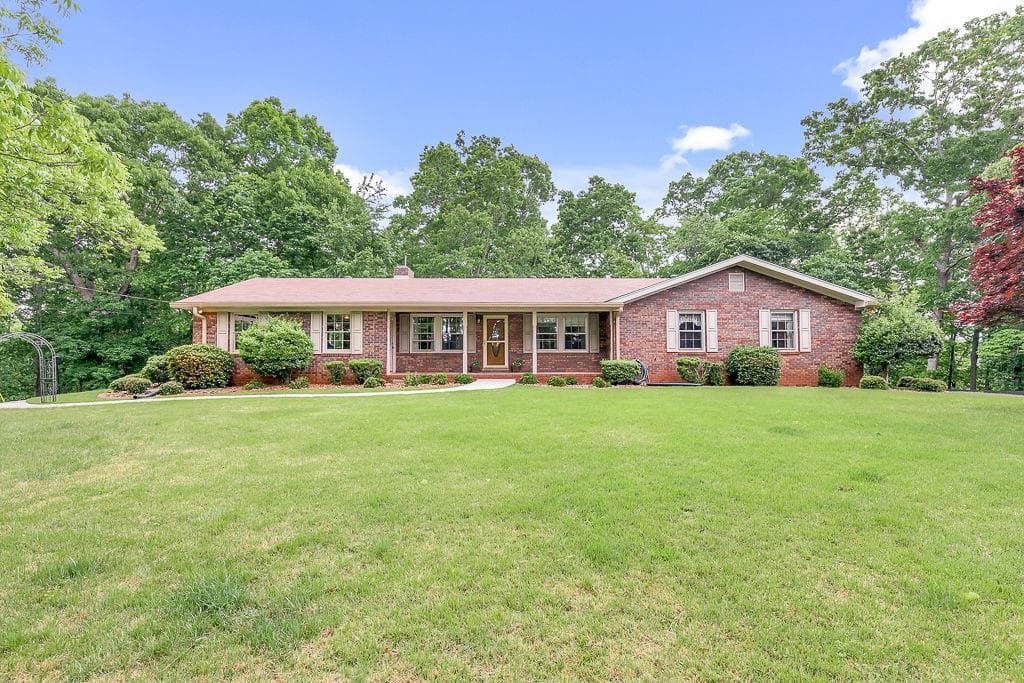 3 bedroom, 3 bathroom single family residence sold at 4206 Cherokee Trail, Gainesville, GA 30504