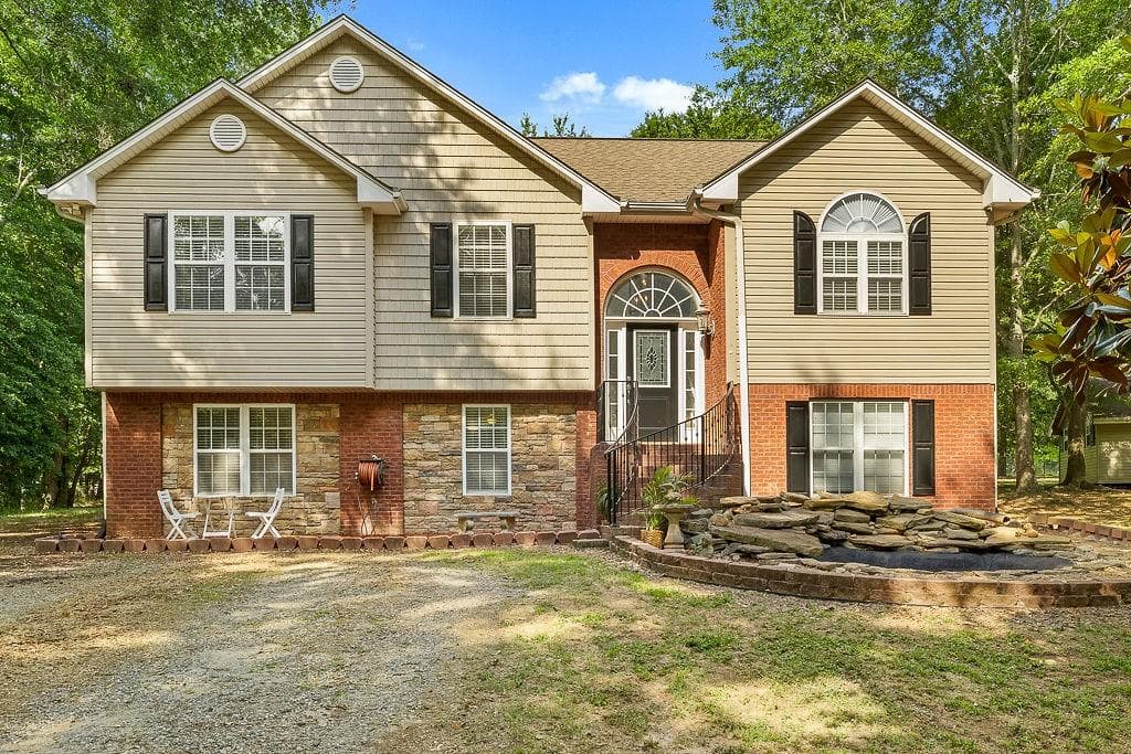 211 Jackson Way, Jefferson, GA 30549 — most recent listing photo