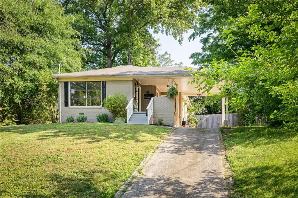 3 bedroom, 2 bathroom, 1,371 sq ft single family residence sold at 2992 Belvedere Lane, Decatur, GA 30032