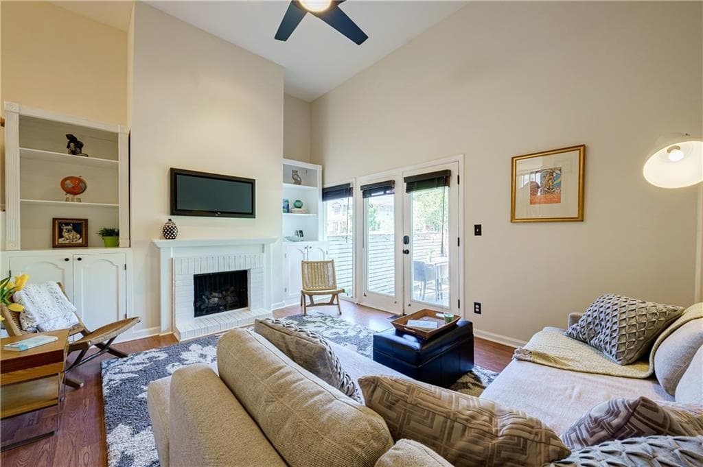 2 bedroom, 2 bathroom, 1,152 sq ft townhouse sold at 835 Glendale Terrace 1, Atlanta, GA 30308