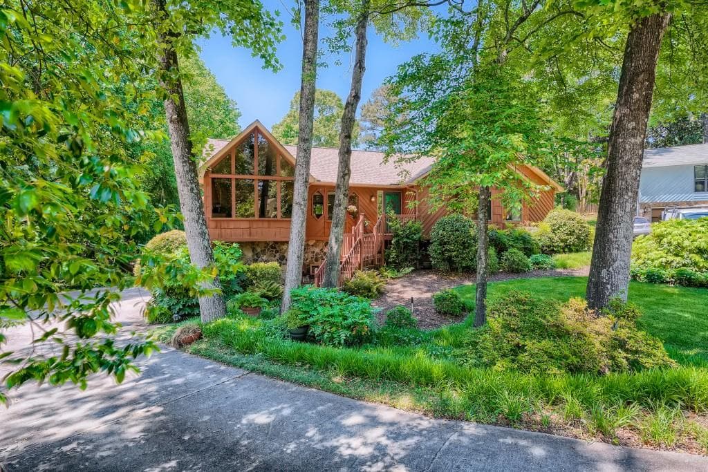 4925 Mossy Ridge Court, Peachtree Corners, GA 30096 — most recent listing photo