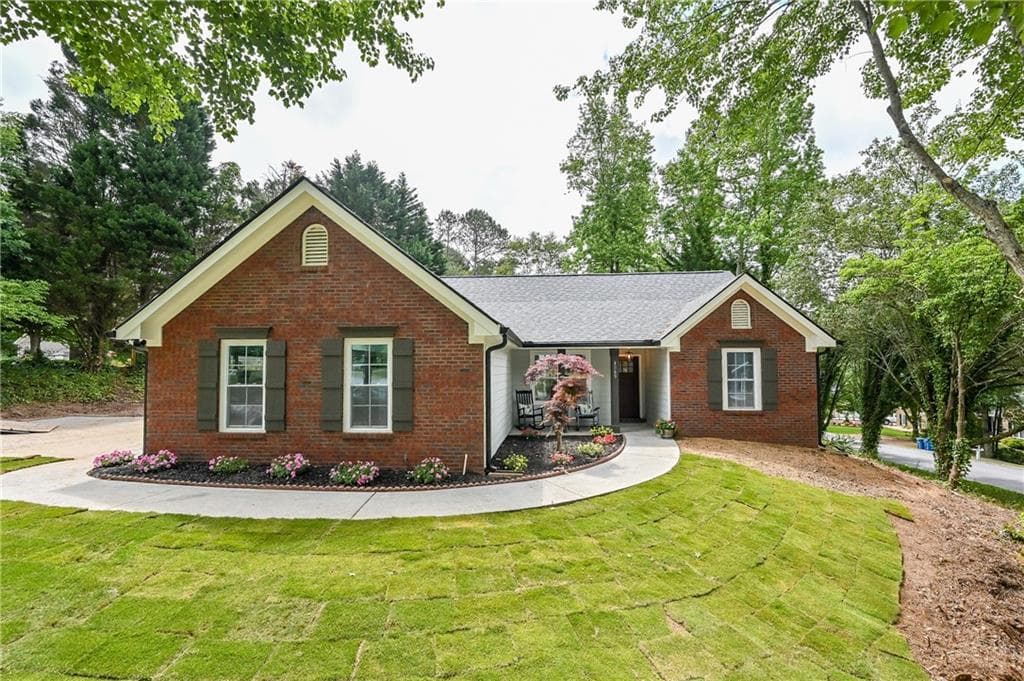 3 bedroom, 2 bathroom, 1,566 sq ft single family residence sold at 4069 Manor Hill Place, Buford, GA 30519