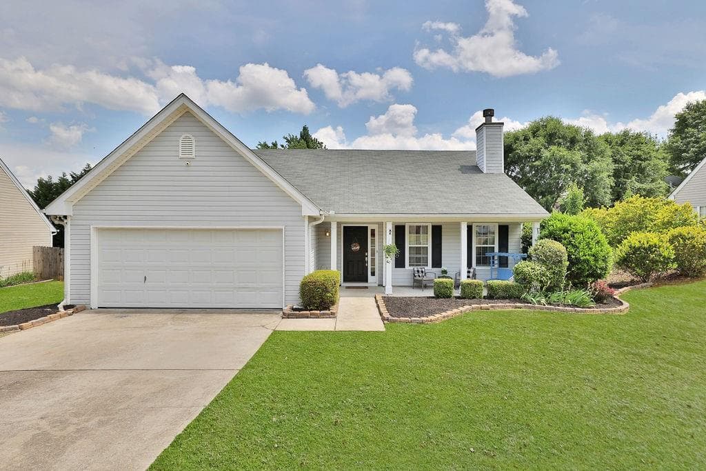 3 bedroom, 2 bathroom, 1,655 sq ft single family residence sold at 418 Ash Trace Lane, Grayson, GA 30017