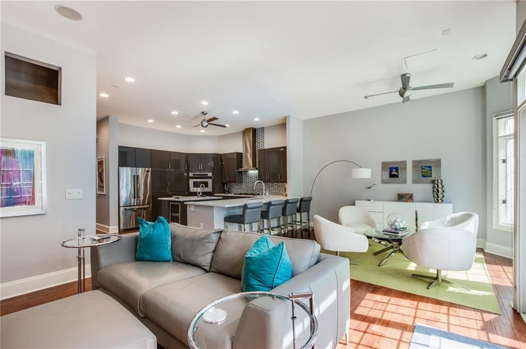 3 bedroom, 3 bathroom, 2,494 sq ft townhouse sold at 624 Bonaventure Avenue, Atlanta, GA 30306