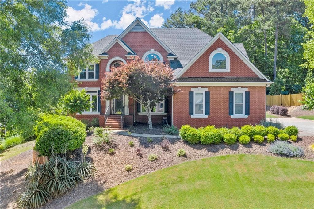 6 bedroom, 5 bathroom, 5,807 sq ft single family residence sold at 8425 High Hampton Chase, Alpharetta, GA 30022