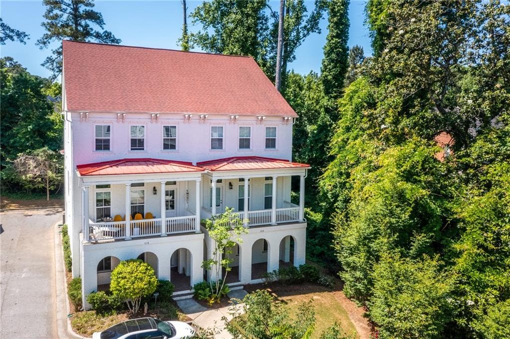 4 bedroom, 4 bathroom, 2,671 sq ft townhouse sold at 612 Brennan Drive, Decatur, GA 30033