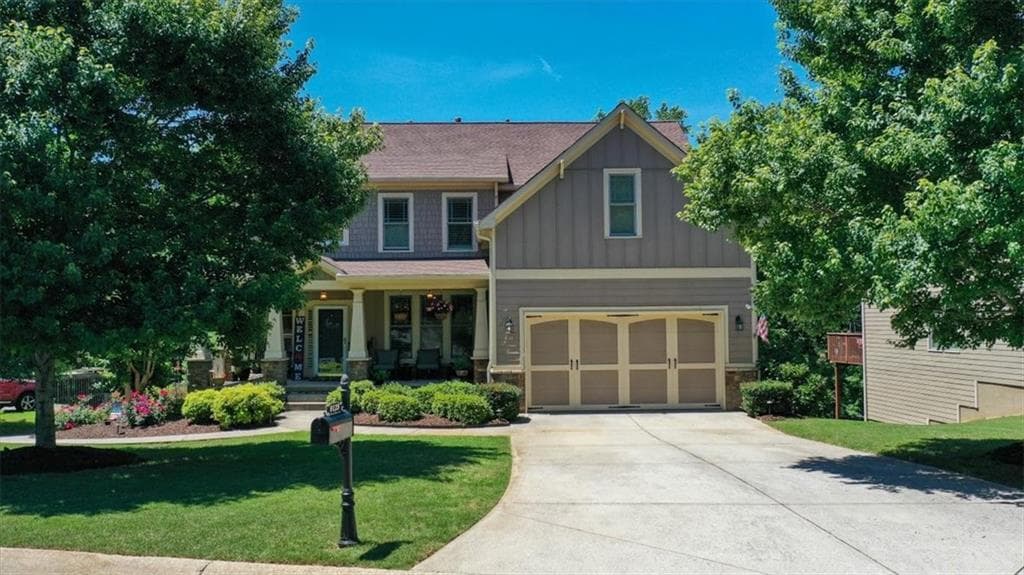 5 bedroom, 4 bathroom, 4,622 sq ft single family residence sold at 8125 Gracen Drive, Gainesville, GA 30506