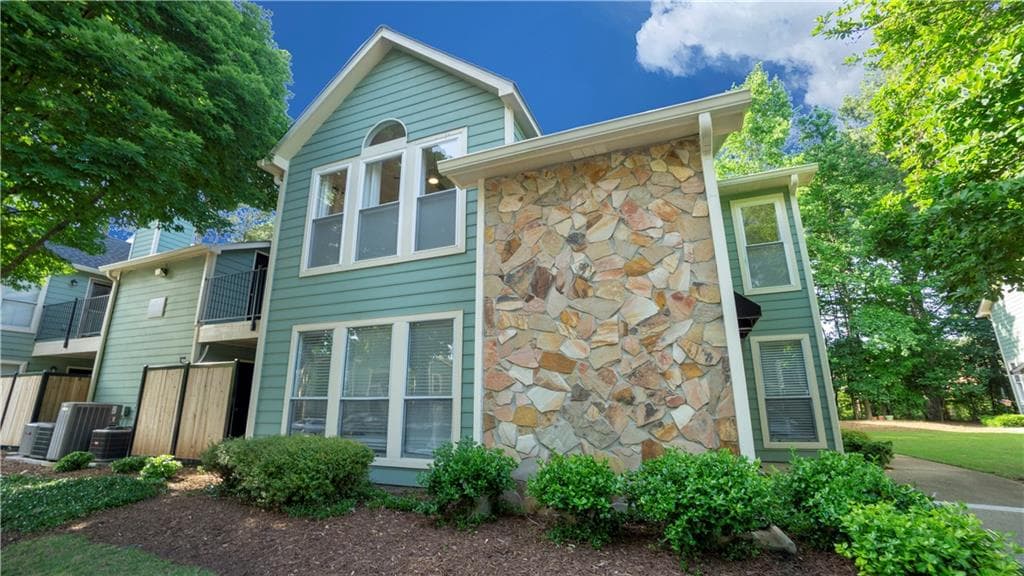 4005 Canyon Point Circle, Roswell, GA 30076 — most recent listing photo