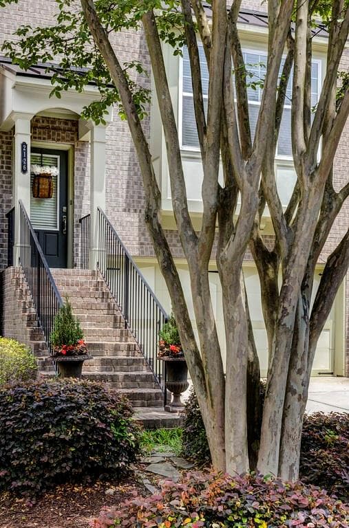 3 bedroom, 4 bathroom, 2,956 sq ft townhouse sold at 2126 Cobblestone Circle, Brookhaven, GA 30319