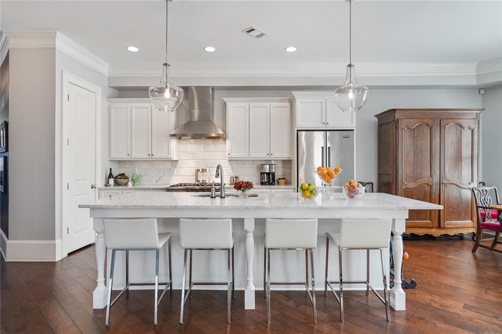 4 bedroom, 4 bathroom, 3,143 sq ft townhouse sold at 3002 Lenox Road 400, Atlanta, GA 30324