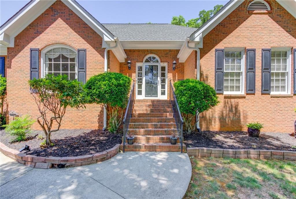 6 bedroom, 4 bathroom, 4,136 sq ft single family residence sold at 3570 Millers Pond Way, Snellville, GA 30039