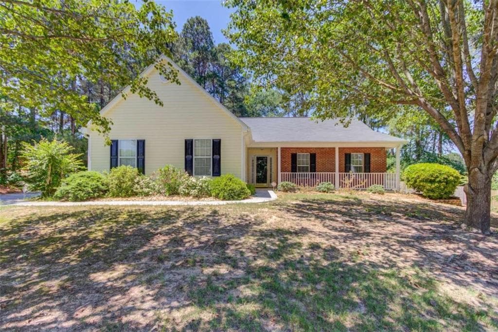 3 bedroom, 2 bathroom, 1,488 sq ft single family residence sold at 1364 Victoria Place Court, Loganville, GA 30052