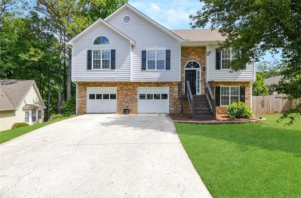 3 bedroom, 3 bathroom, 1,764 sq ft single family residence sold at 2614 English Oaks Lane Northwest, Kennesaw, GA 30114 — photo 1 of 1