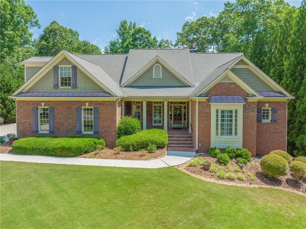 4 bedroom, 4 bathroom, 3,561 sq ft single family residence sold at 4568 Broadwell Circle, Flowery Branch, GA 30542