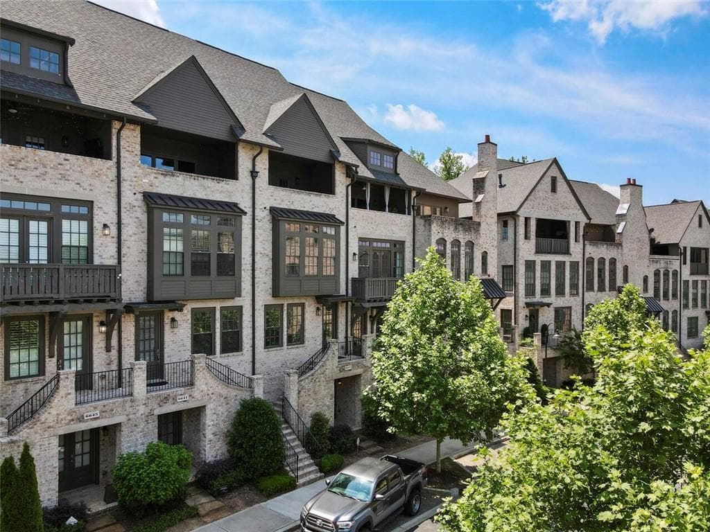 4 bedroom, 5 bathroom, 2,776 sq ft townhouse sold at 6637 Cadence Boulevard, Atlanta, GA 30328