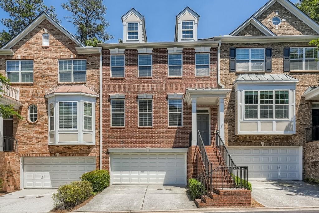 3 bedroom, 4 bathroom, 2,646 sq ft townhouse sold at 3941 Old Atlanta Station Drive 4, Atlanta, GA 30339