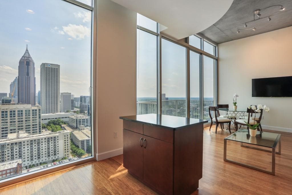 1 bedroom, 1 bathroom, 808 sq ft condominium sold at 860 Peachtree Street 2812, Atlanta, GA 30308