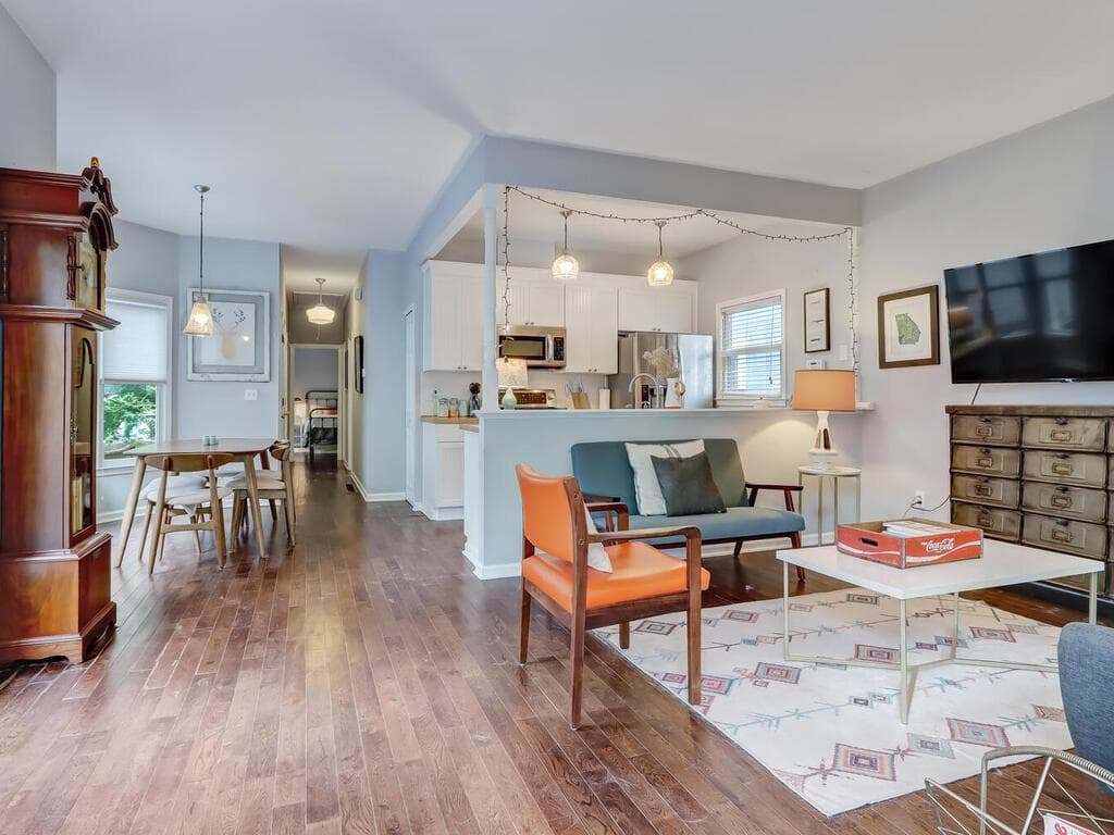 2 bedroom, 1 bathroom, 960 sq ft single family residence sold at 203 Savannah Street, Atlanta, GA 30316