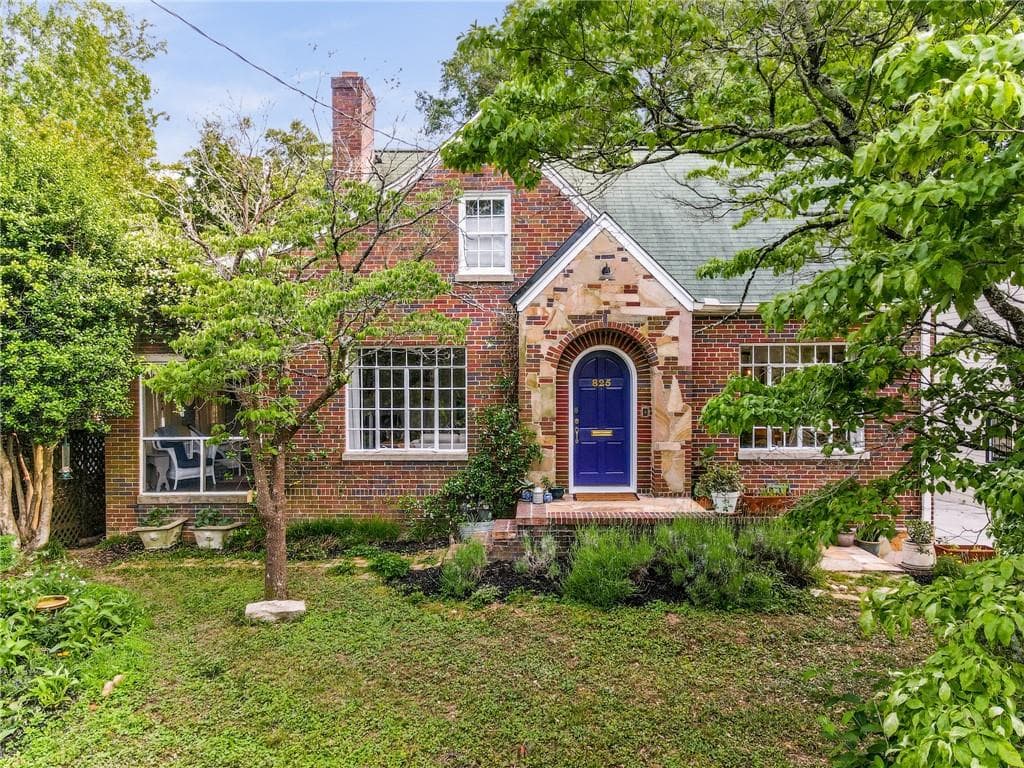 3 bedroom, 3 bathroom, 2,116 sq ft single family residence sold at 825 Amsterdam Avenue, Atlanta, GA 30306