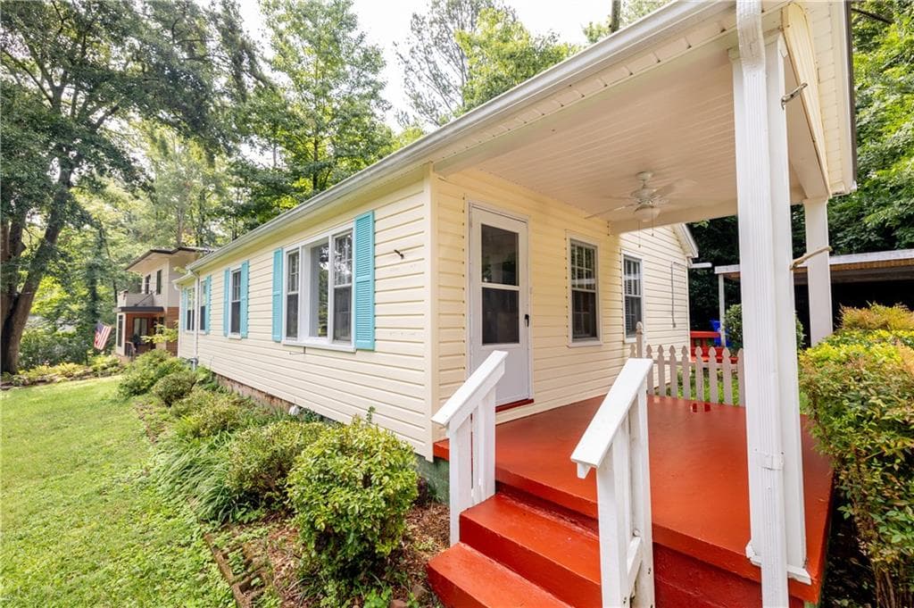 2 bedroom, 2 bathroom single family residence sold at 683 SCOTT Circle, Decatur, GA 30033