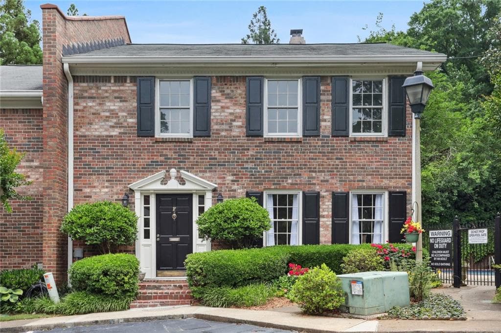 3 bedroom, 3 bathroom, 1,944 sq ft condominium sold at 1105 Clairemont Avenue F, Decatur, GA 30030
