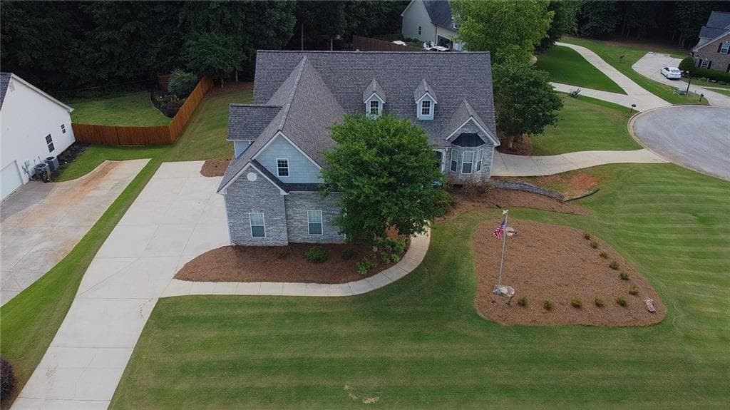 4 bedroom, 3 bathroom, 2,850 sq ft single family residence sold at 171 Thornhill Drive, Braselton, GA 30517