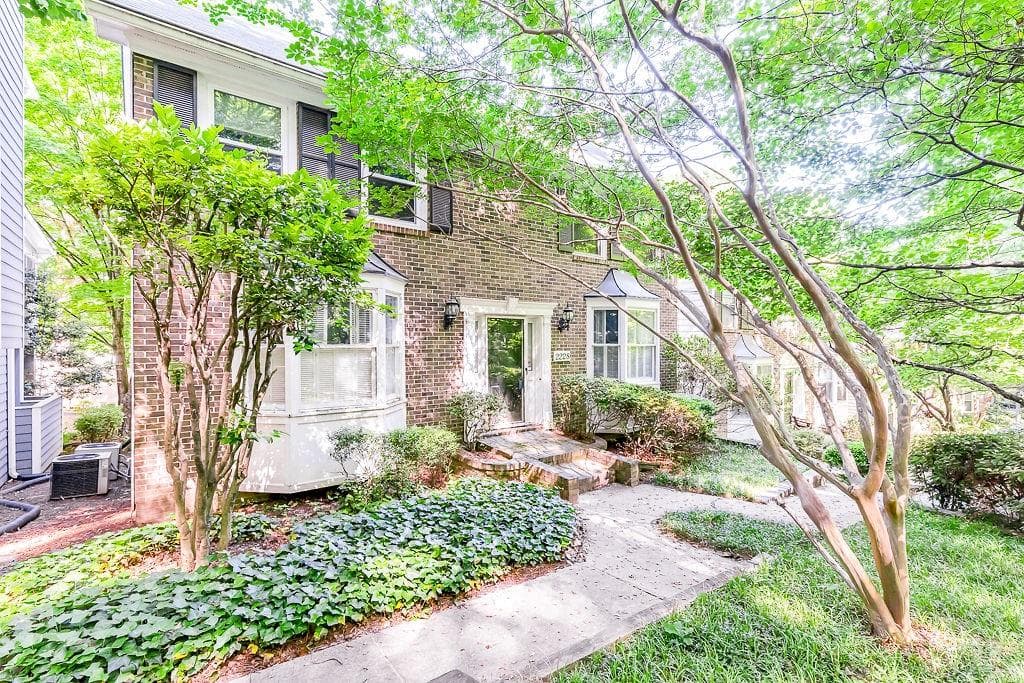 3 bedroom, 3 bathroom, 2,356 sq ft single family residence sold at 2228 Defoors Ferry Road, Atlanta, GA 30318