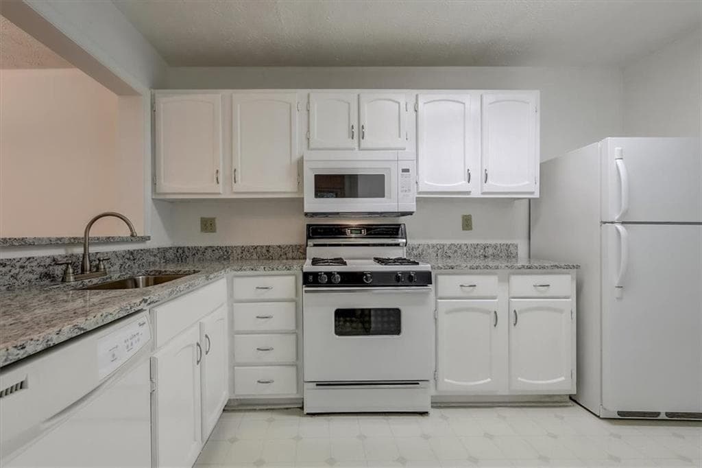 2 bedroom, 1 bathroom, 1,232 sq ft condominium sold at 1347 N Crossing Drive, Atlanta, GA 30329