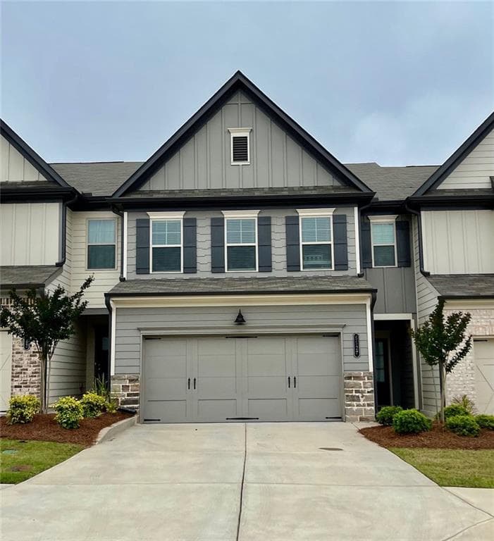 5527 GARENS Way, Flowery Branch, GA 30542 — most recent listing photo