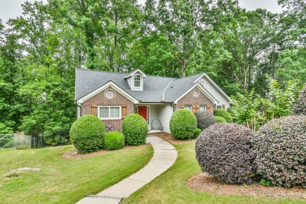 5466 Hulsey Circle, Gainesville, GA 30504 — most recent listing photo